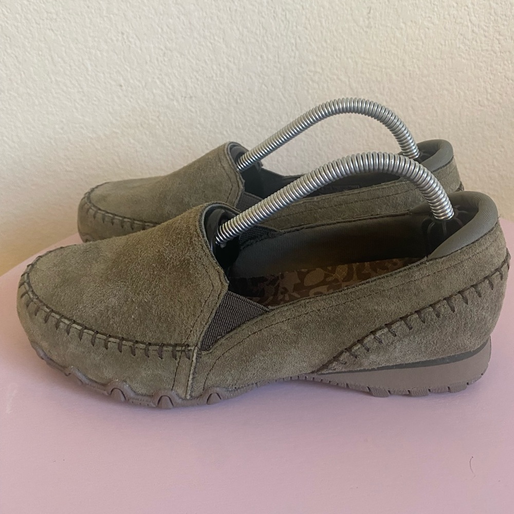 Skechers 49415W Green Relaxed Fit Air-Cooled Memory Foam Womens shoes size 6